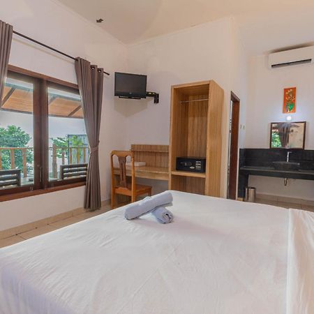 Transit Inn Senggigi Мангсит Экстерьер фото