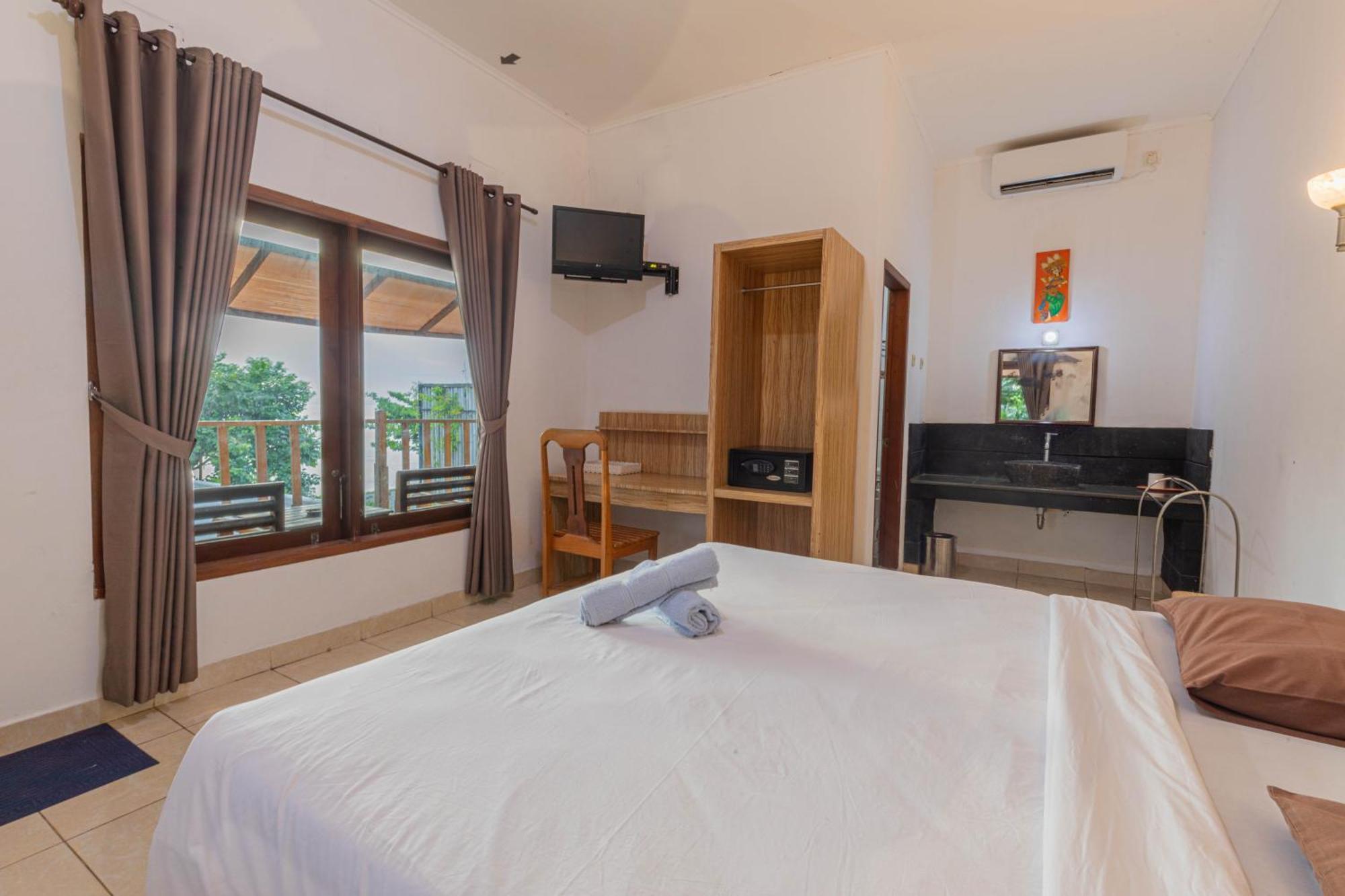 Transit Inn Senggigi Мангсит Экстерьер фото