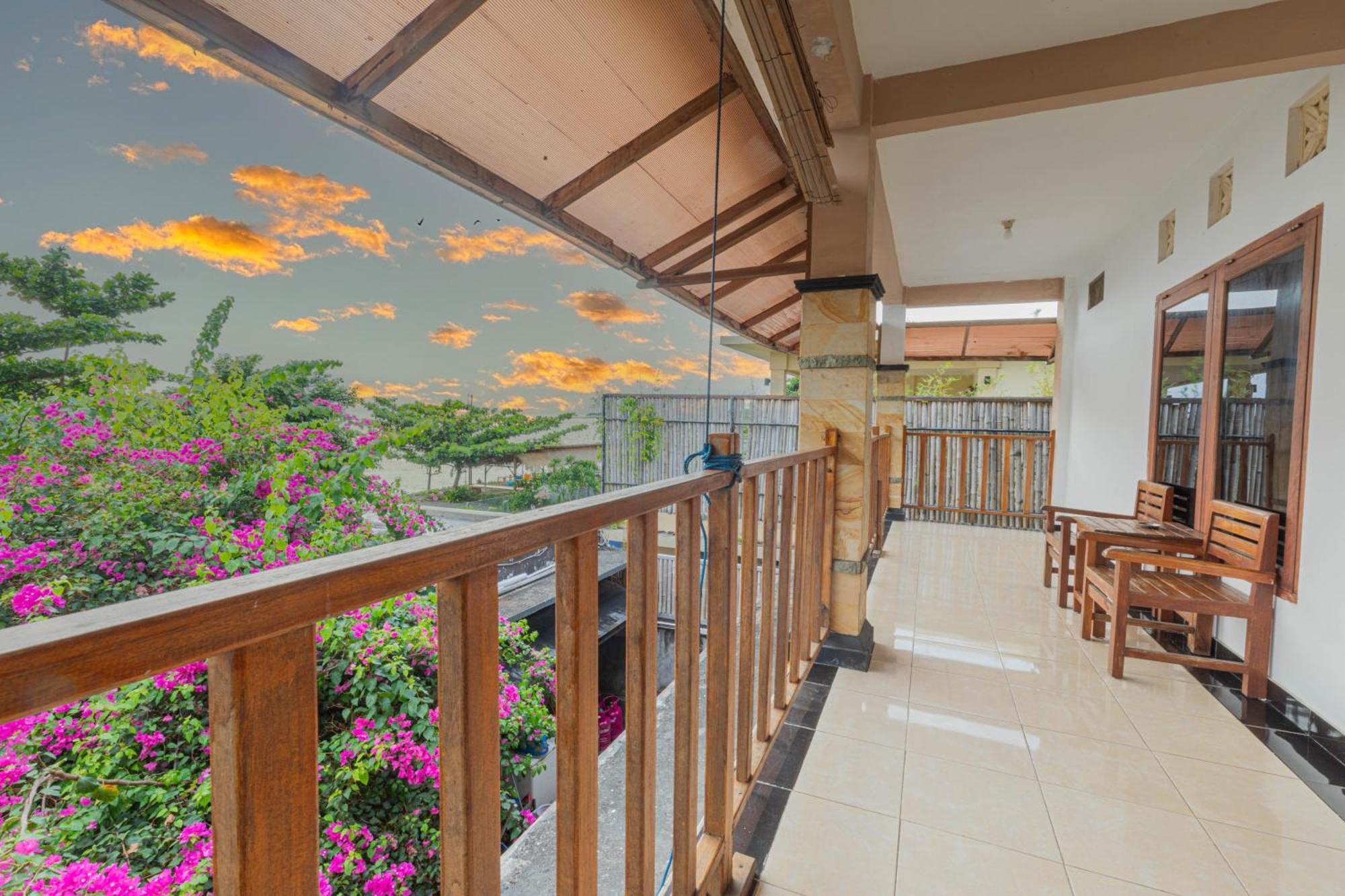 Transit Inn Senggigi Мангсит Экстерьер фото