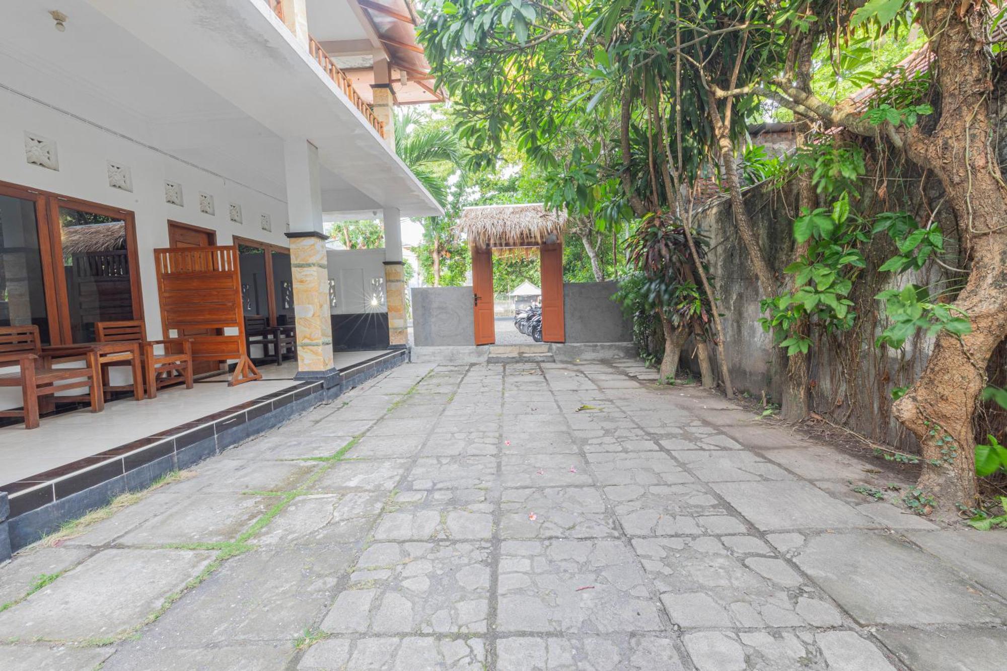 Transit Inn Senggigi Мангсит Экстерьер фото